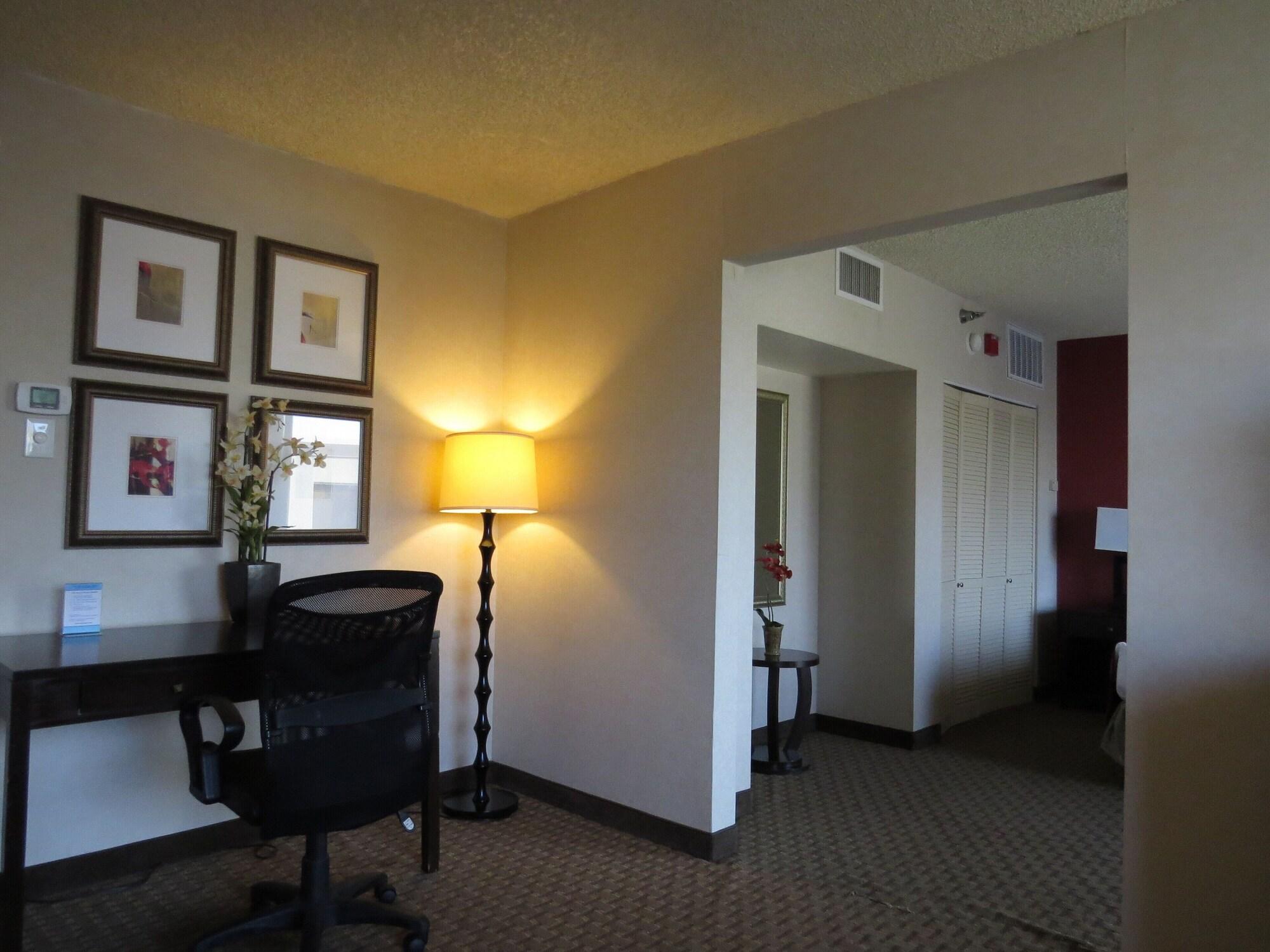 Holiday Inn Express & Suites Phoenix - Midtown, An Ihg Hotel Εξωτερικό φωτογραφία